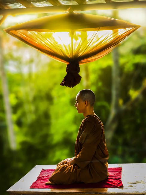8 Ways Meditation Makes you Happy & Healthy